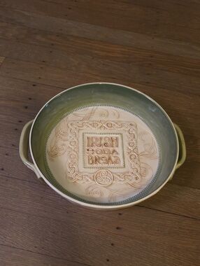 Grasslands Road Green and Cream Irish Soda Bread Baker W/ Handles 9"